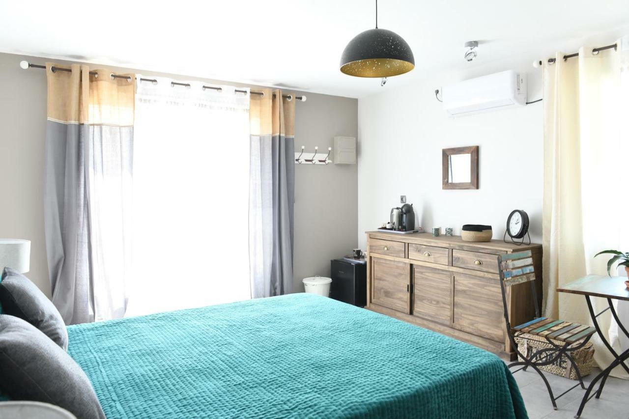 Chambre D'Hotes Du Charme Provencal Sénas Esterno foto